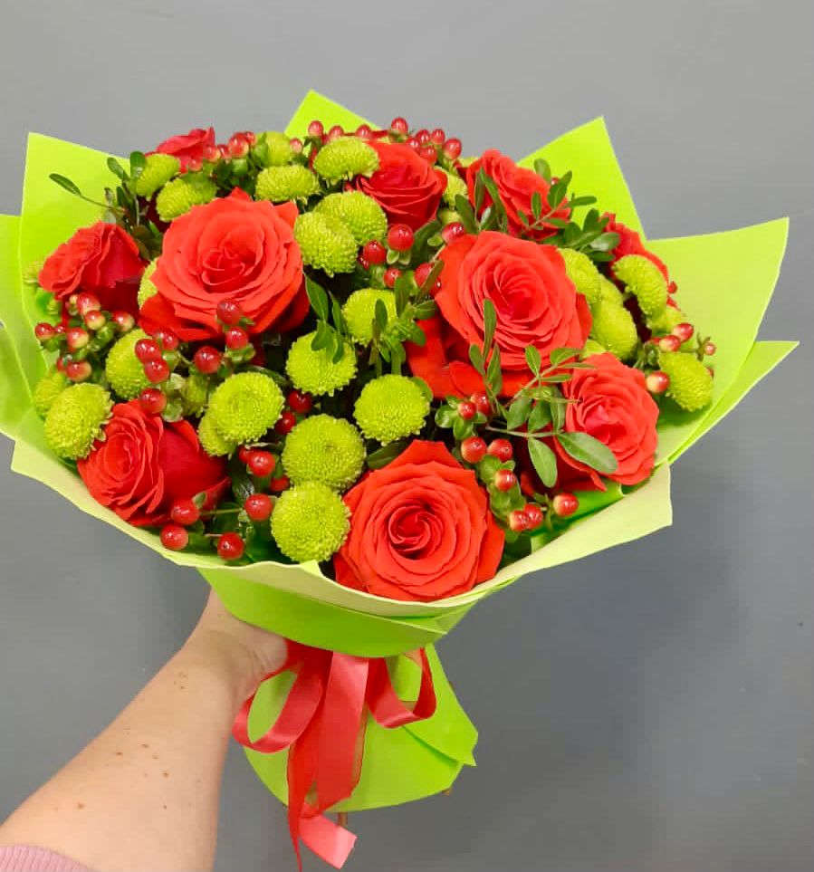 Букет цветов из: Хризантемы и Розы в Целеево