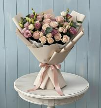 Букет цветов из:  Розы и Лизиантусы в Целеево