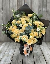 Букет цветов из:  Розы и Лизиантусы в Целеево