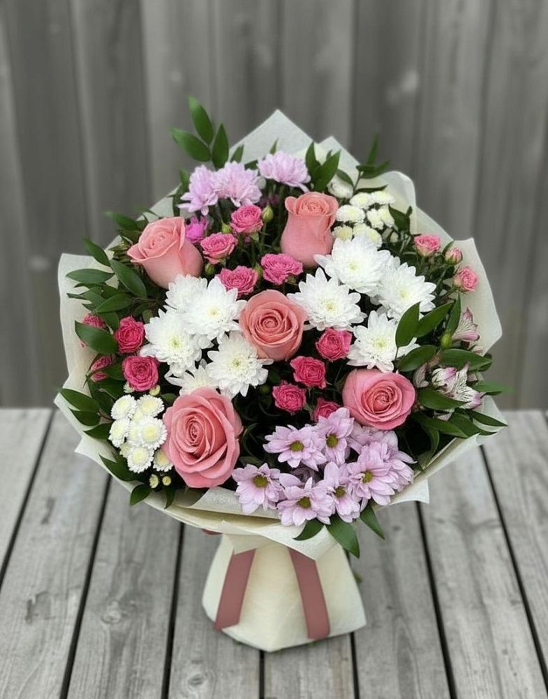 Букет цветов из: Альстромерии, Гвоздики, Розы и Хризантемы в Целеево