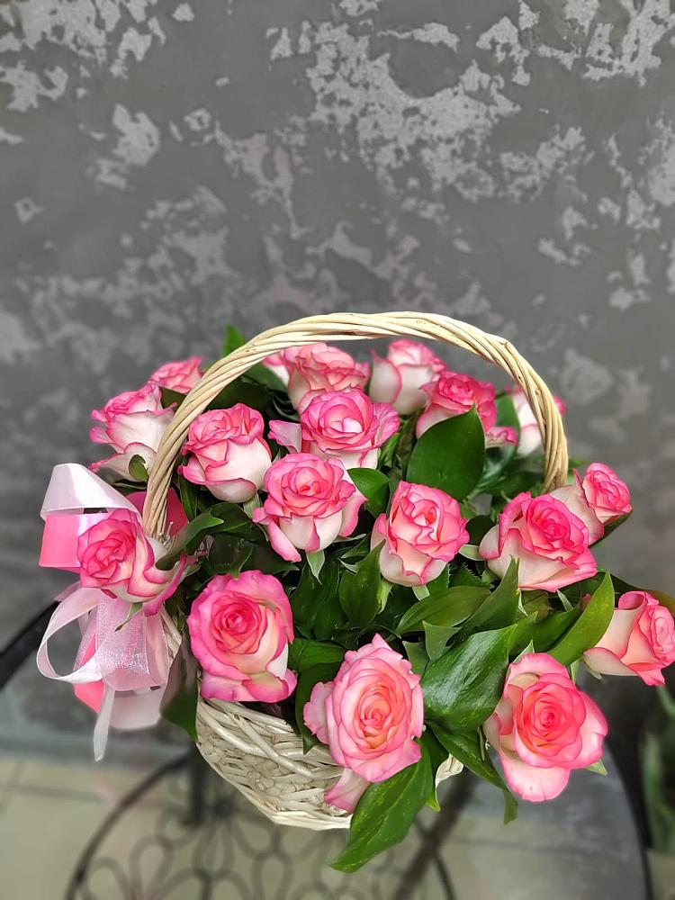 Цветочная композиция из Розы в корзине в Целеево