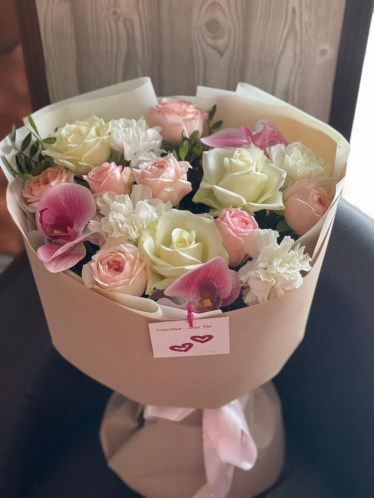 Букет цветов из: Орхидеи, Розы и Гвоздики в Целеево