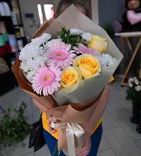 Букет цветов из:  Герберы, Розы и Хризантемы в Целеево