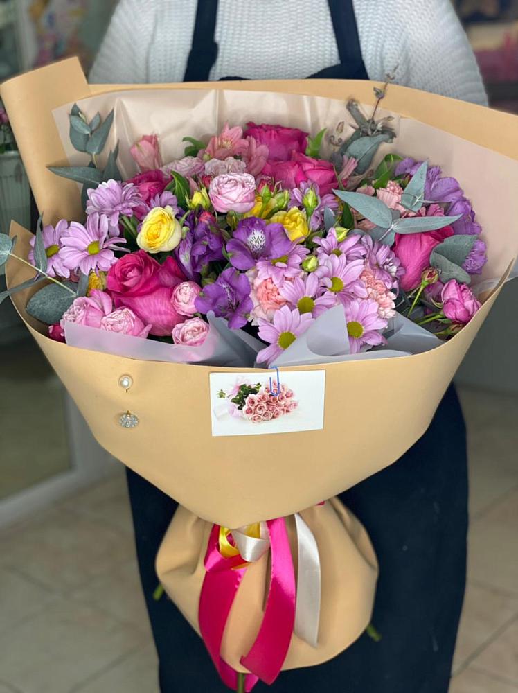 Букет цветов из: Хризантемы, Гвоздики и Альстромерии в Целеево