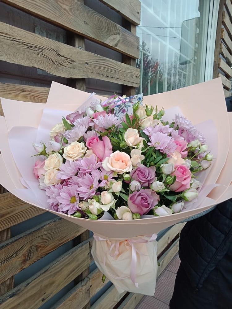 Букет цветов из: Розы и Хризантемы в Целеево