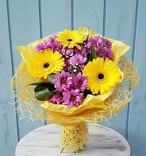Букет цветов из:  Хризантемы и Герберы в Целеево