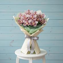 Букет цветов из:  Орхидеи и Розы #REPLACE_PRED# Целеево