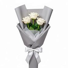 Букет 3 белые розы в Целеево
