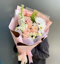 Букет цветов из:  Хризантемы и Розы в Целеево