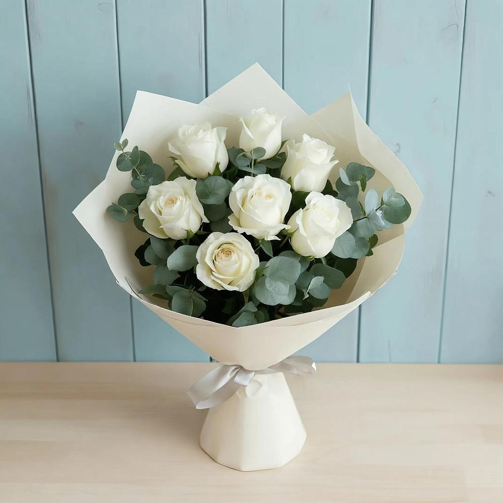 Букет Белые розы в Эвкалипте в Целеево