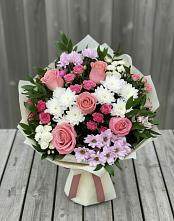 Букет цветов из:  Альстромерии, Гвоздики, Розы и Хризантемы в Целеево