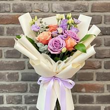 Букет цветов из:  Лизиантусы и Розы #REPLACE_PRED# Целеево