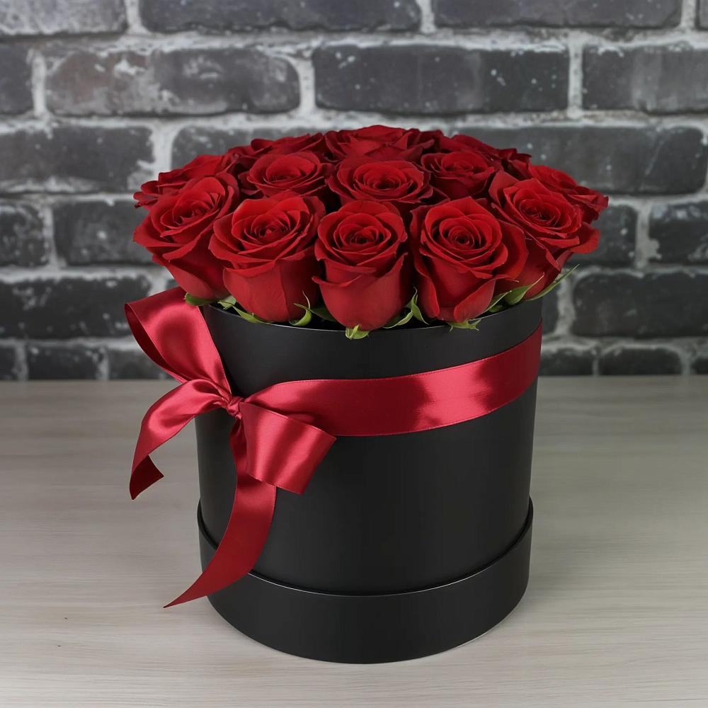 Цветочная композиция из Розы в шляпной коробке в Целеево