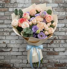 Букет цветов из:  Розы, Лизиантусы и Гвоздики в Целеево