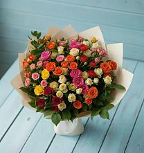 Букет Микс из разноцветных кустовых роз в Целеево